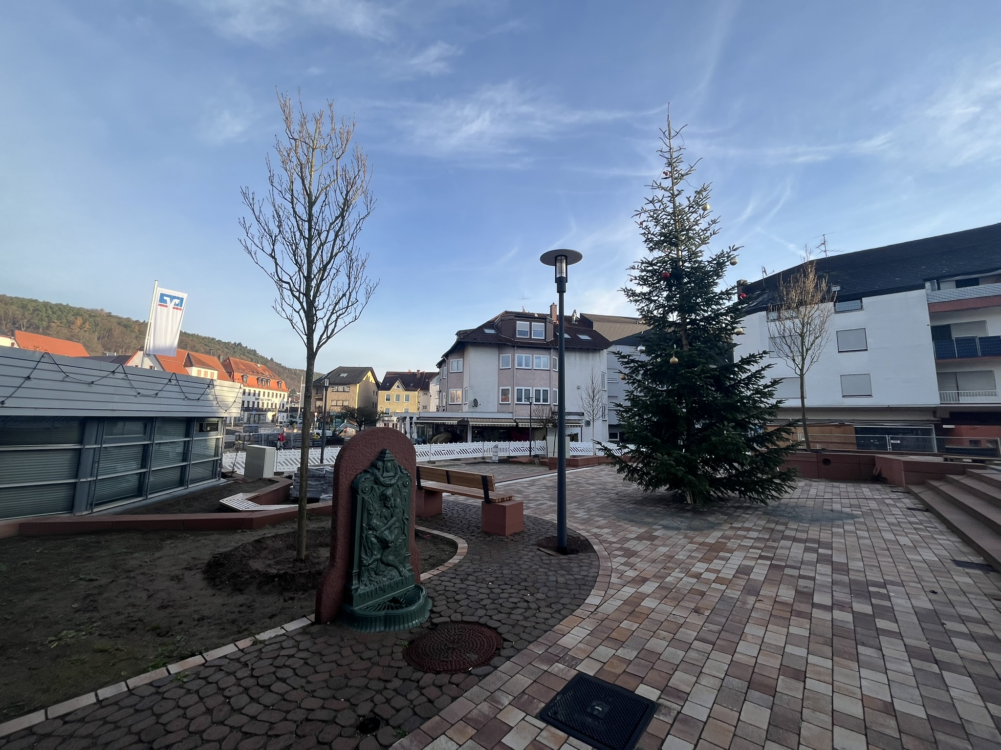 Neugestaltung Platzanlage